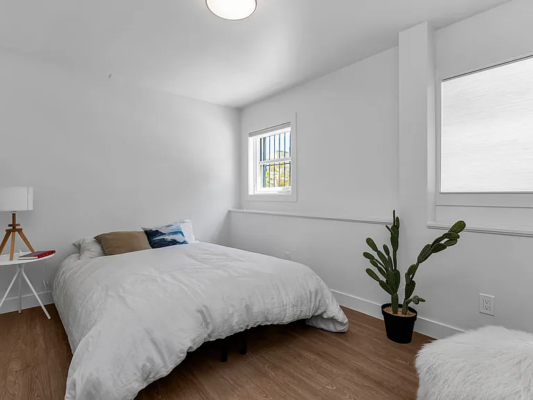 925 Pierce — Photo 2