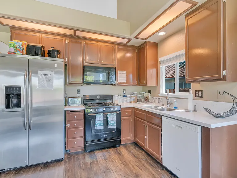 25207 Parkcrest Dr — Photo 8