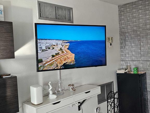 5th image of 505 N Riverside Dr APT 12A