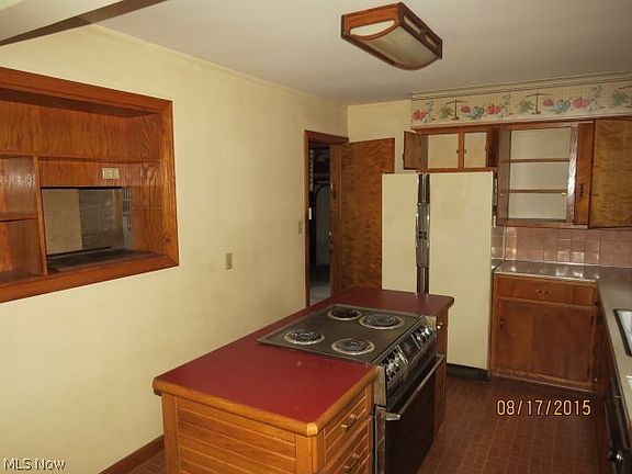 5th image of 1489 Forest Dr