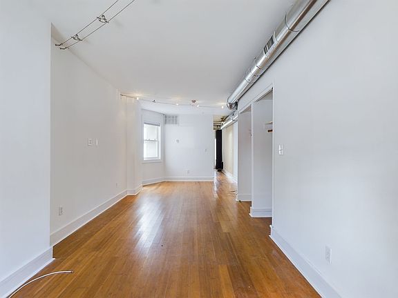5th image of 1639 W Cary St #1