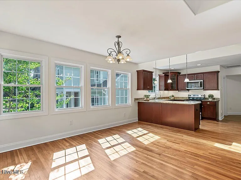 430 N Ridge St — Photo 16