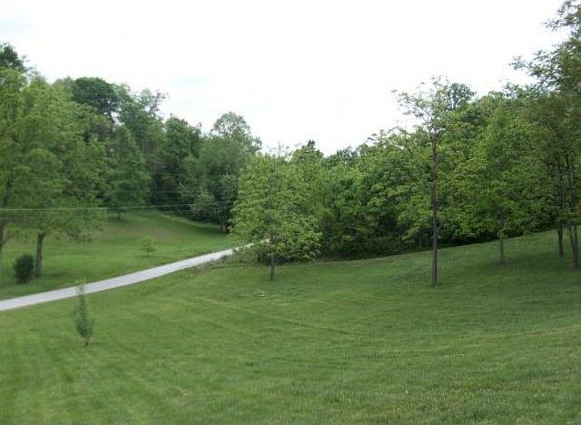 2nd image of 125 Taylor Banks Rd