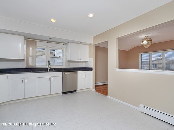4th image of 328 Naughton Ave