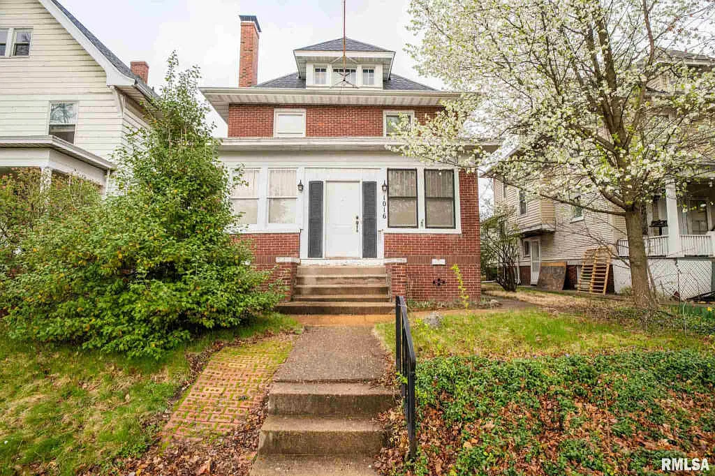 1016 N Institute Pl photo 1