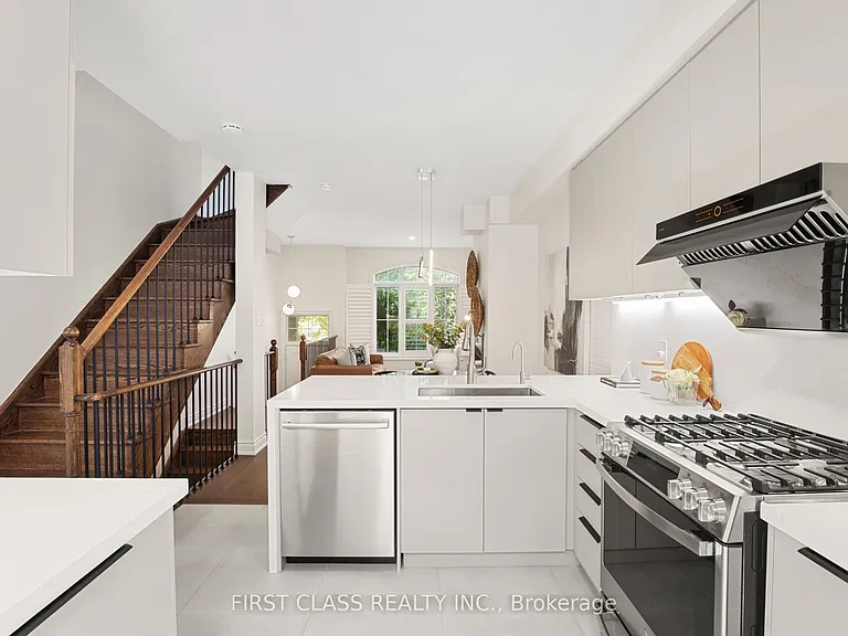 133A Finch Ave E — Photo 9