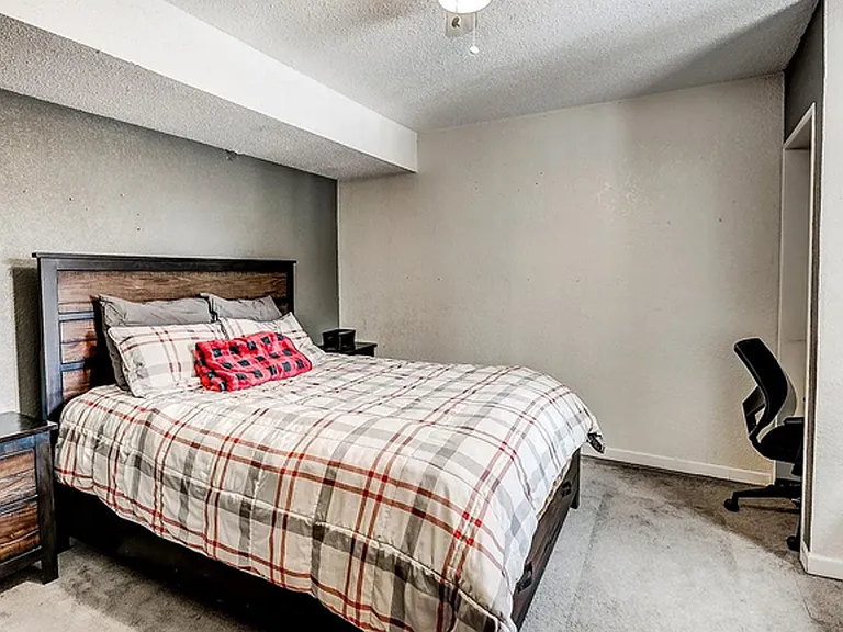 504 S Laredo Cir #1 — Photo 10