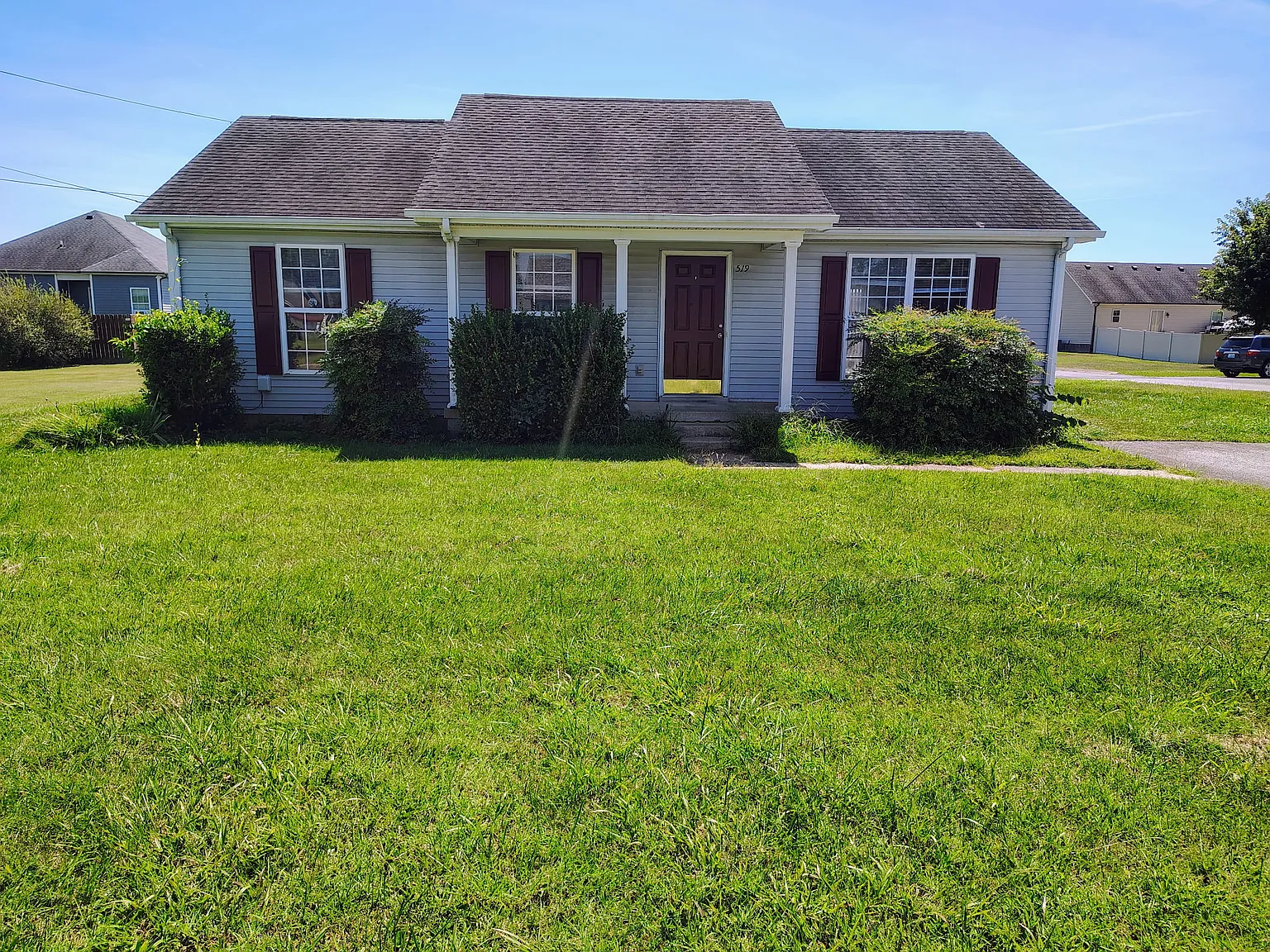 3 bed, 1.5 bath, 1050 sqft, $1,295 — Photo 1