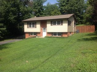 119 Ridgecrest Dr, Johnson City, TN 37601