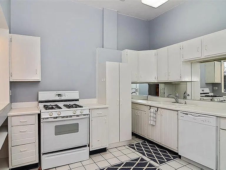 1118 N Mozart St #2 — Photo 12