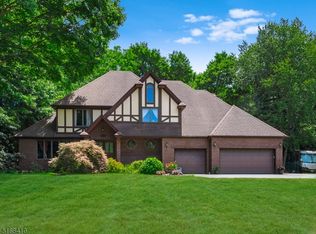 36 Cozy Lake Rd, Oak Ridge, NJ 07438