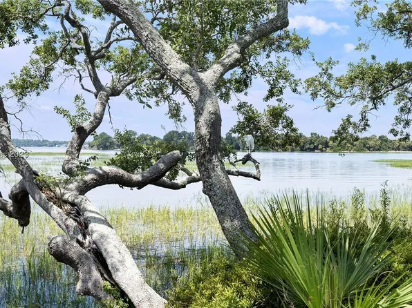 2 William Hilton Parkway #304, Hilton Head Island, SC 29926
