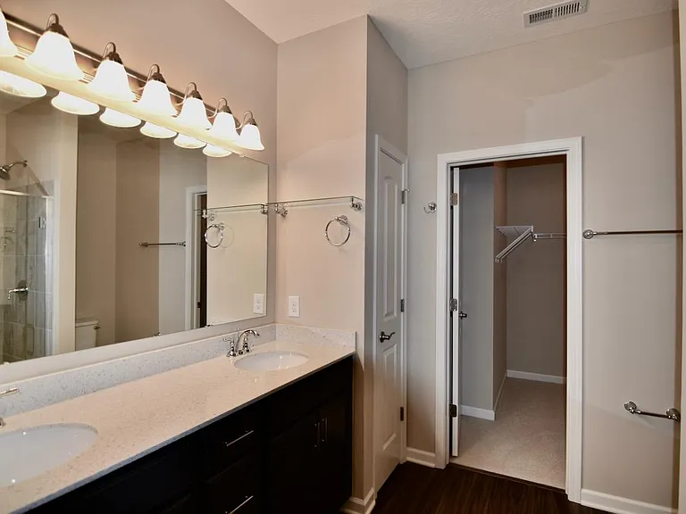 164 Broadmoore Blvd — Photo 17