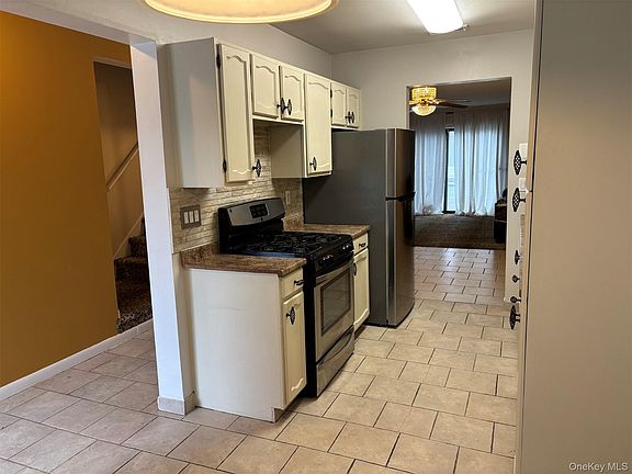 5th image of 92 Lake Ridge Cove