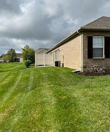 3rd image of 4034 Twin Lakes Cir