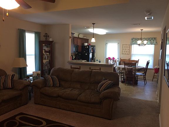 2nd image of 3926 Willow Glen Dr