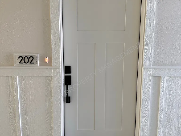 424 S Olive Ave #202 — Photo 14