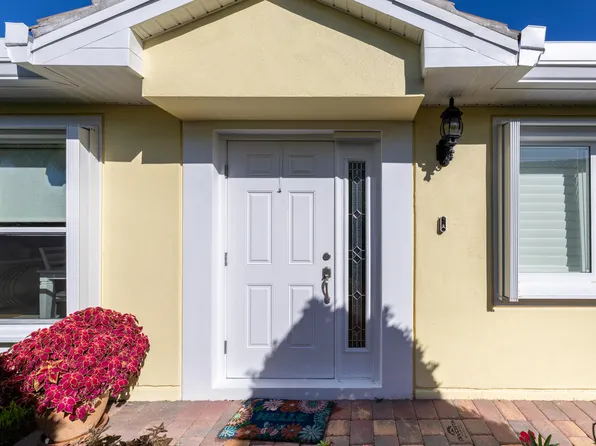 4981 Corsica Sq, Vero Beach, FL 32967