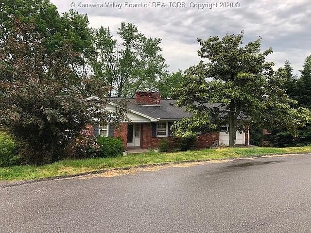 2nd image of 414 Sheridan Cir