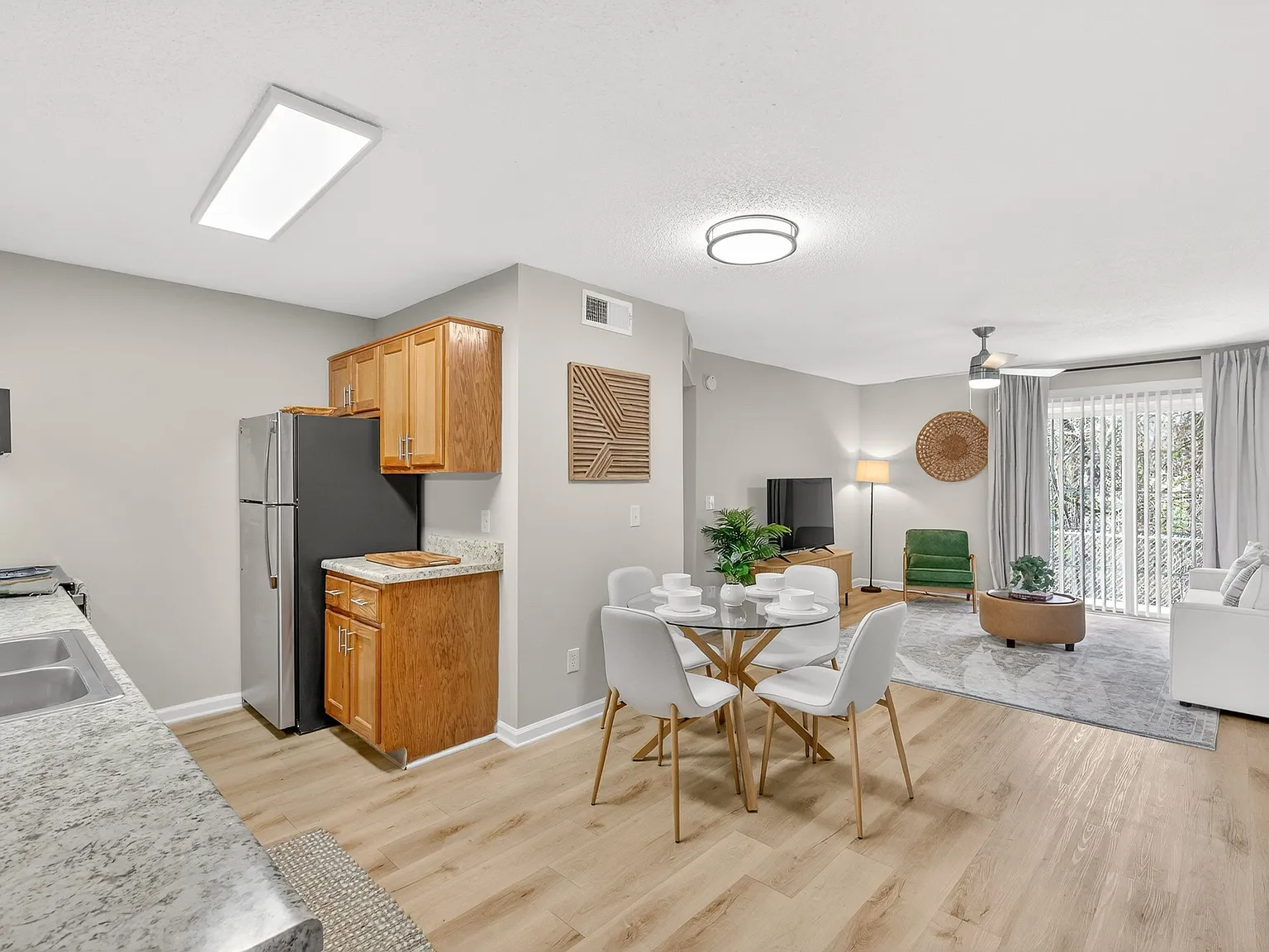 Saddlebrook Apartments — Photo 4