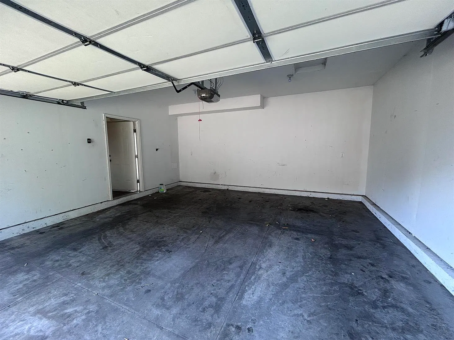 3 bed, 1636 sqft, $2,300 — Photo 3