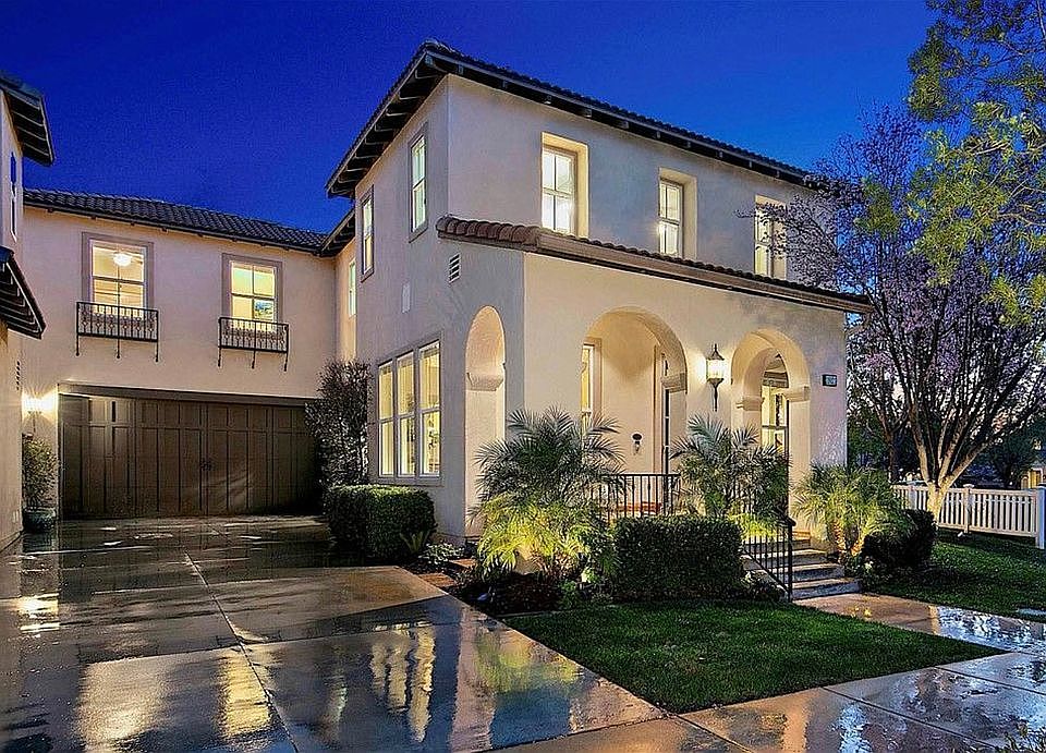 1st image of 28821 Sarasota Ln
