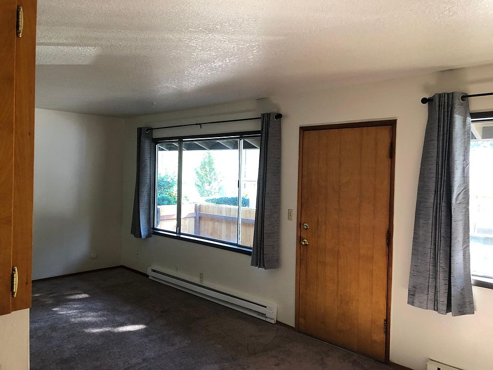 2nd image of 18824 SE River Rd #18824