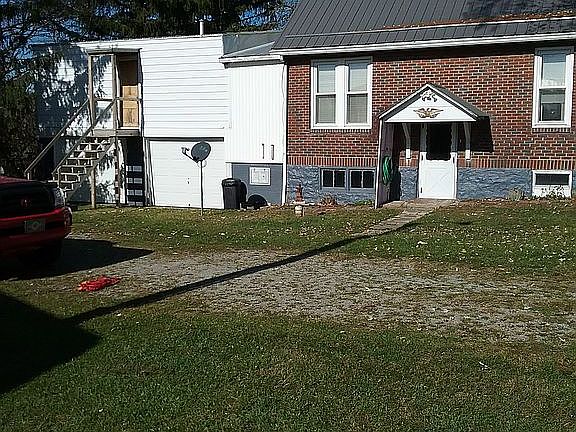 side view with 2 car garage