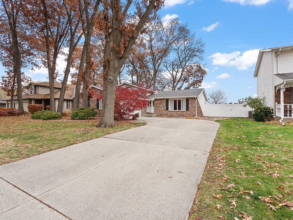1st image of 341 Whitewood Dr