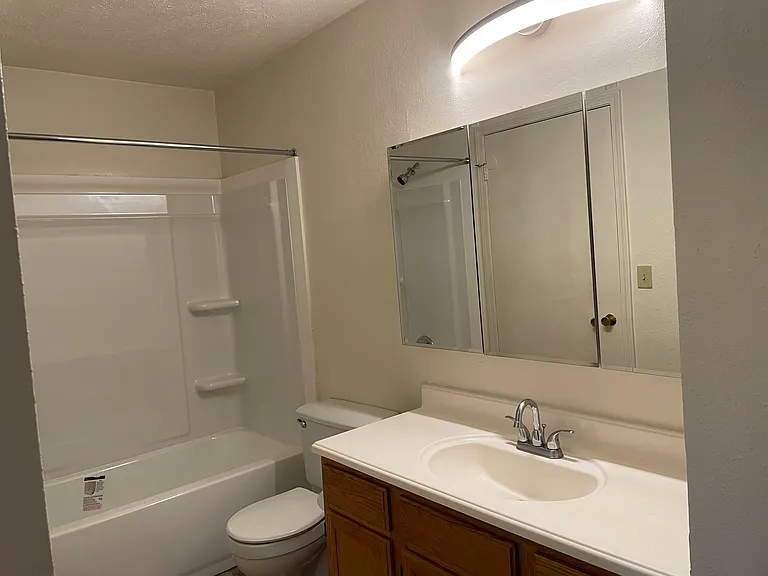 Unit B bathroom