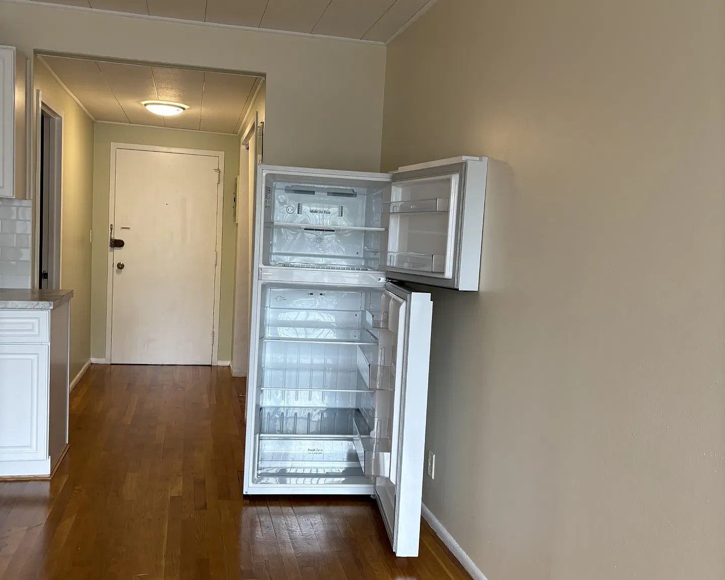 Studio, 311 sqft, $1,900 — Photo 4