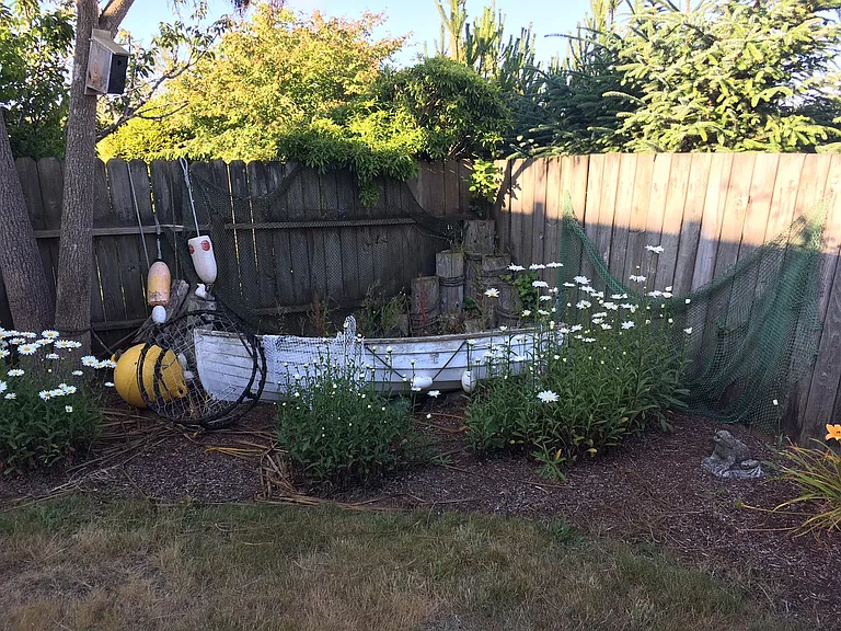 850 Prefontaine Dr — Photo 3