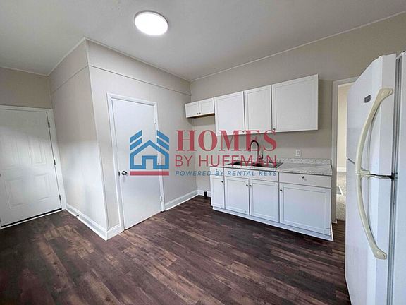 3rd image of 1525 Dresden St