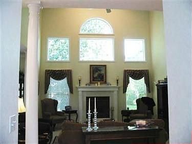 3rd image of 21760 Gatehouse Ln
