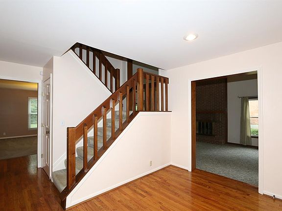 3rd image of 12000 Harbortown Dr