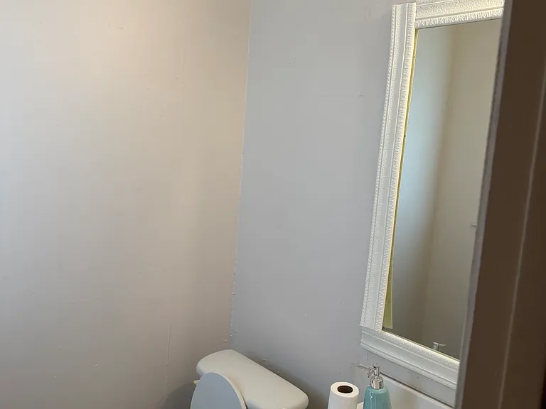 178 Franklin Ln — Photo 3