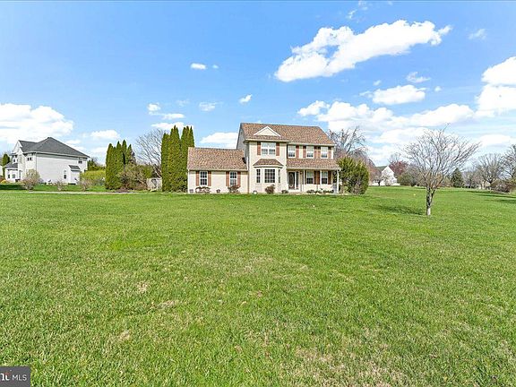 3rd image of 9 Cristina Ln