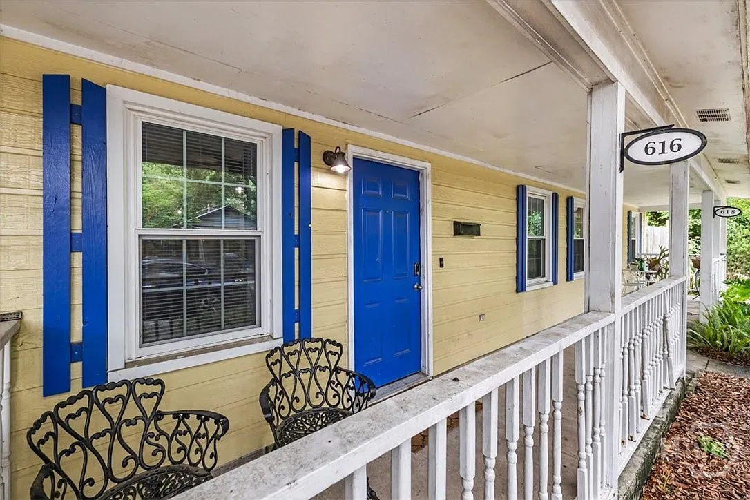 2 bed, 2.0 bath, 860 sqft, $2,200 — Photo 1