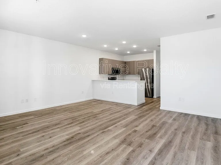 Venture Apartments — Photo 38