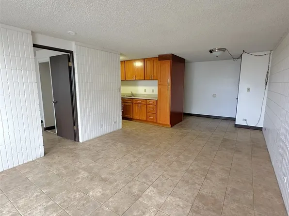 801 Ala Nioi Pl APT 406, Honolulu, HI 96818