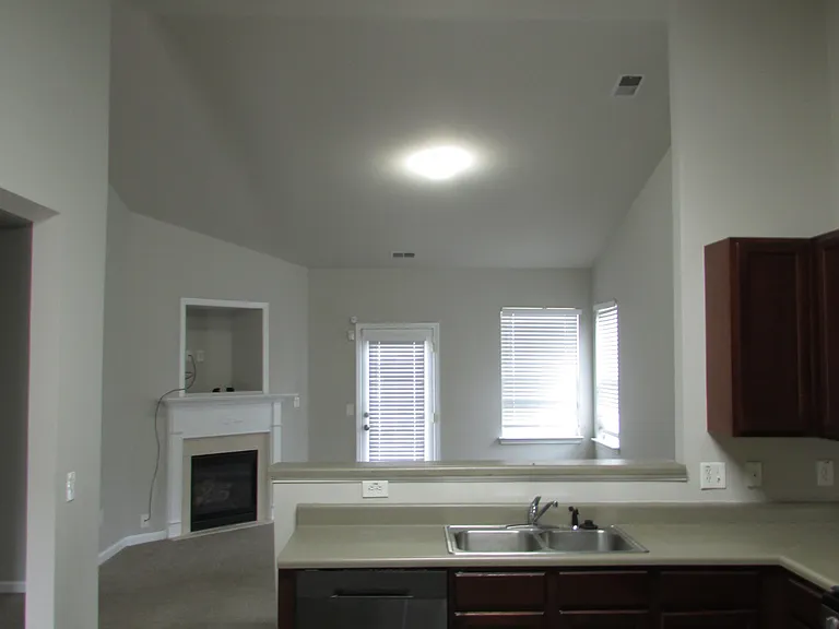 1471 Wilshire Way — Photo 9