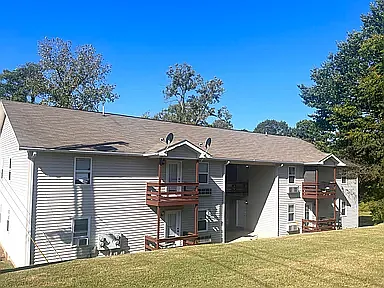 Highlander Apartments — Photo 7