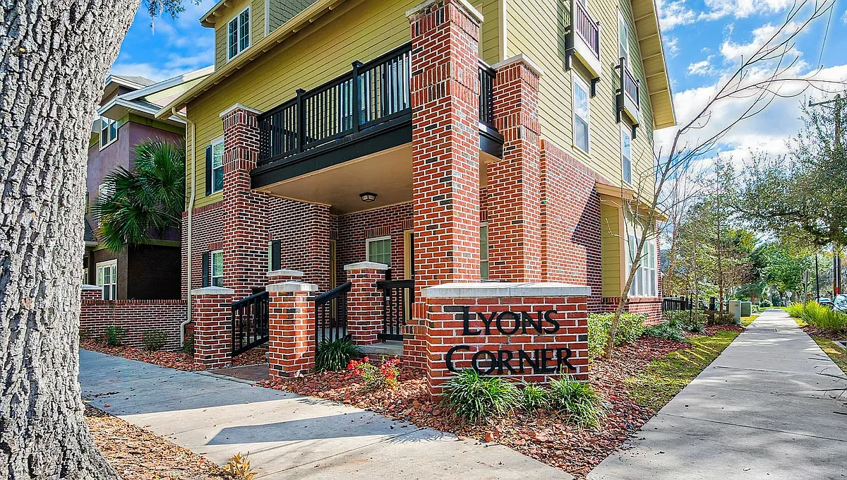 Lyons corner sign view - 1240 SW 9th Rd