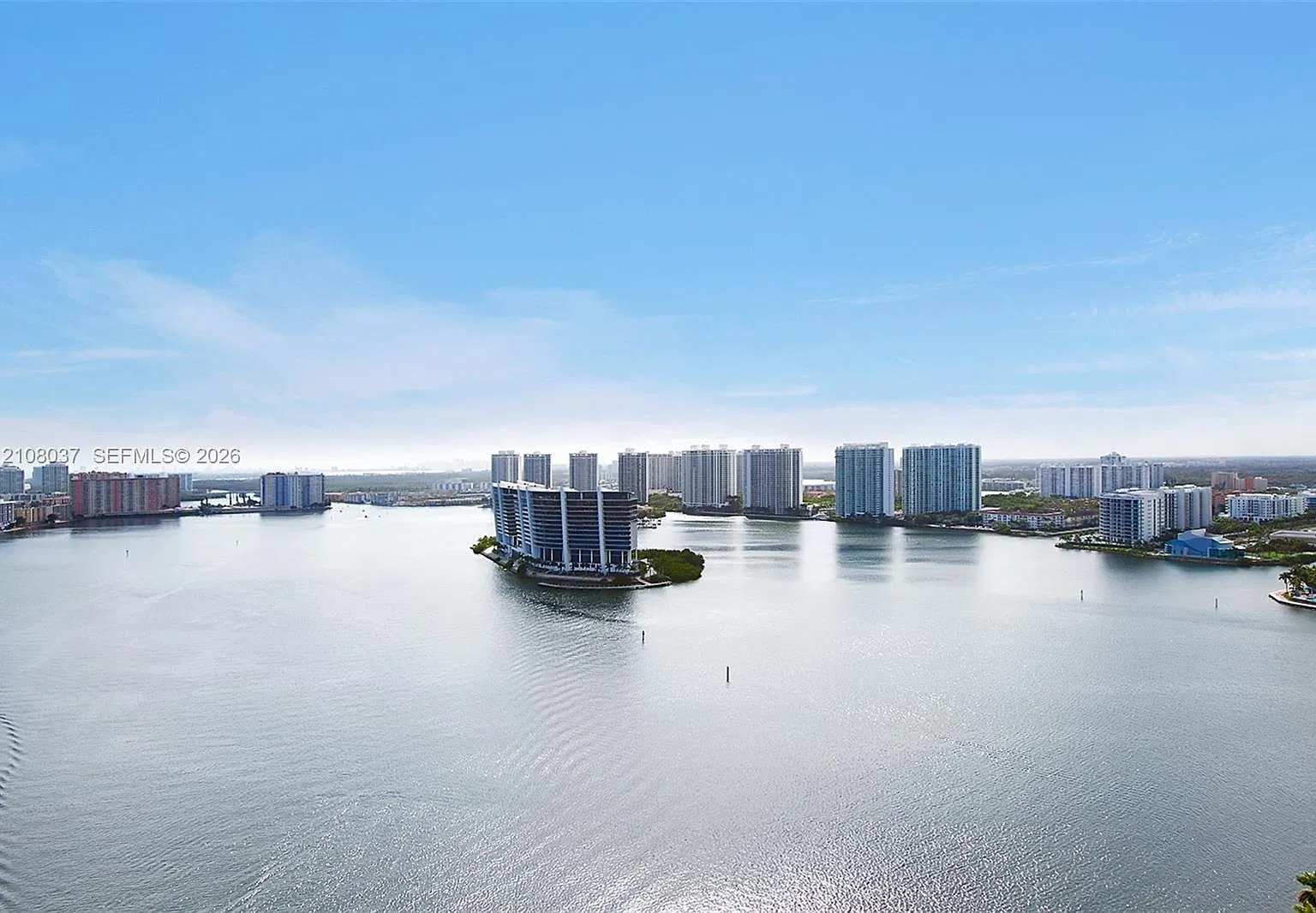 Mystic Pointe Condo No Th — Photo 3
