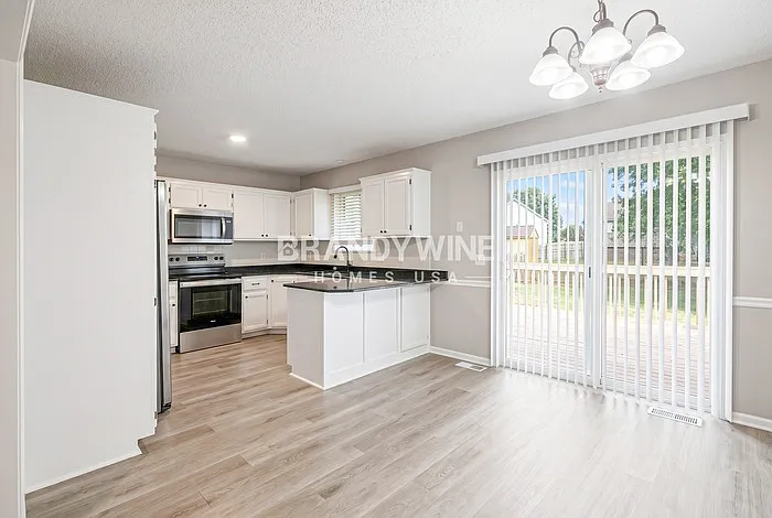 19505 Paradise Cir — Photo 5