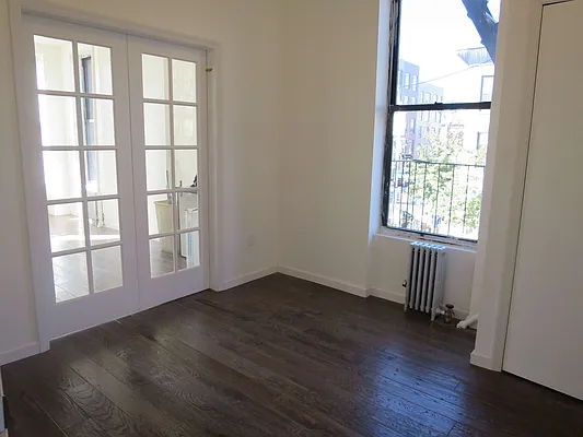 Rented by 50 Stanhope LLC | media 43