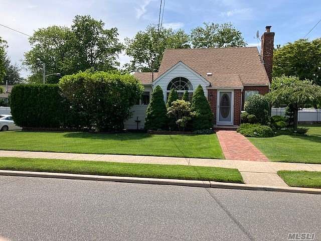 1st image of 52 Cherry Valley Ave