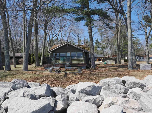 940 Huron St, East Tawas, MI 48730