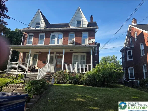 82 W High St, Nazareth, PA 18064