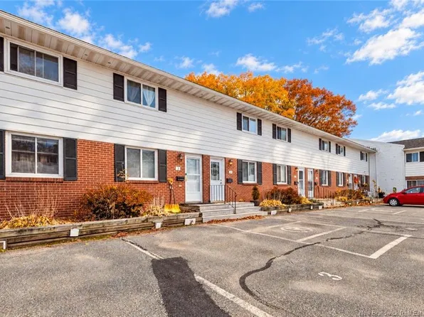 60 Colwell Dr #3, Fredericton, NB E3A 6R3